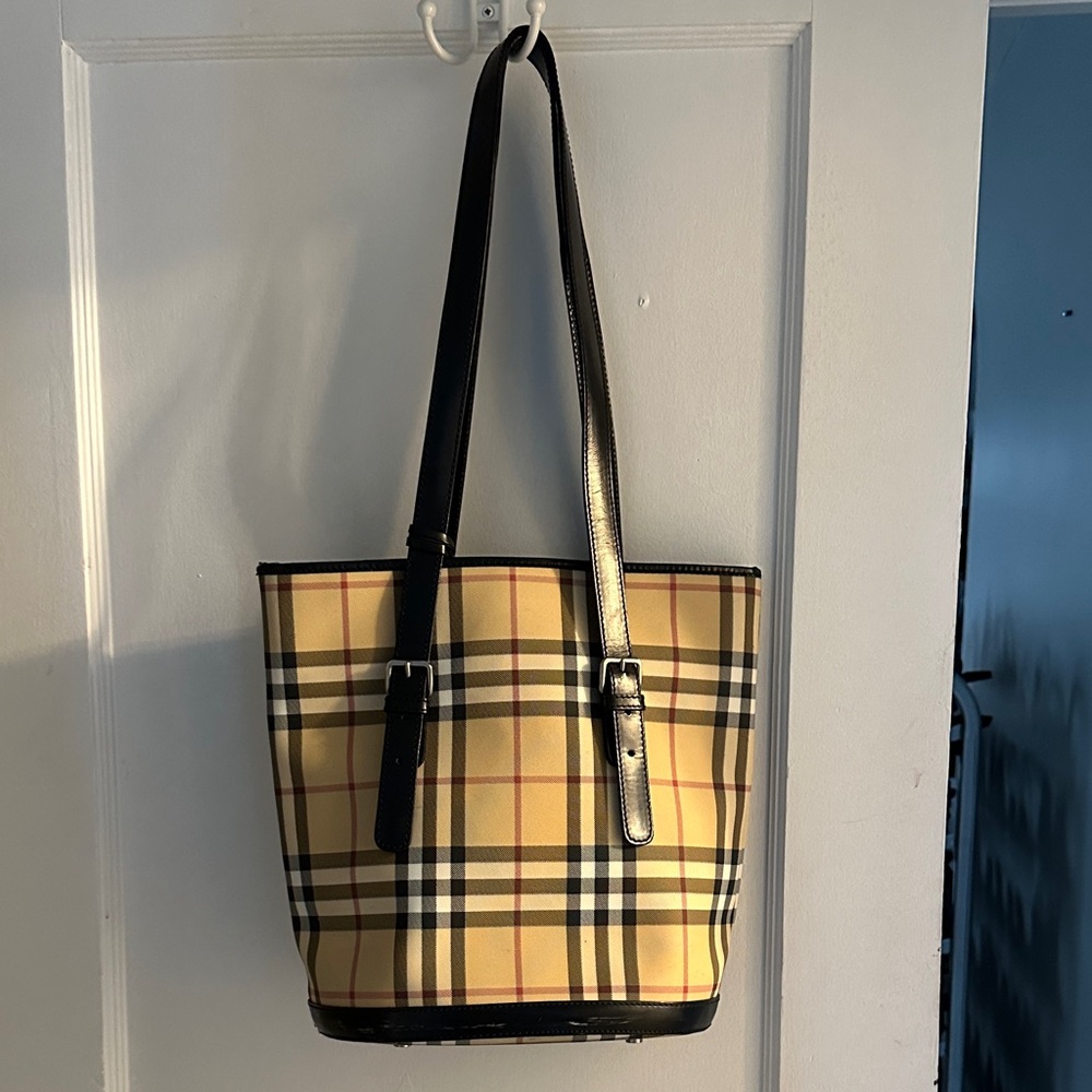 Burberry Beige and Black Vintage Bucket bag - Picture 2 of 6